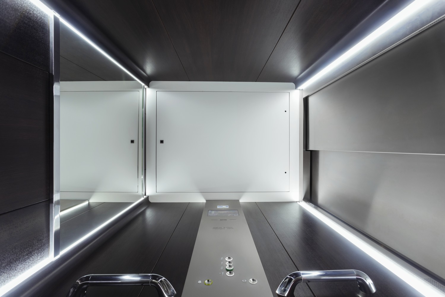 Gen360 elevator